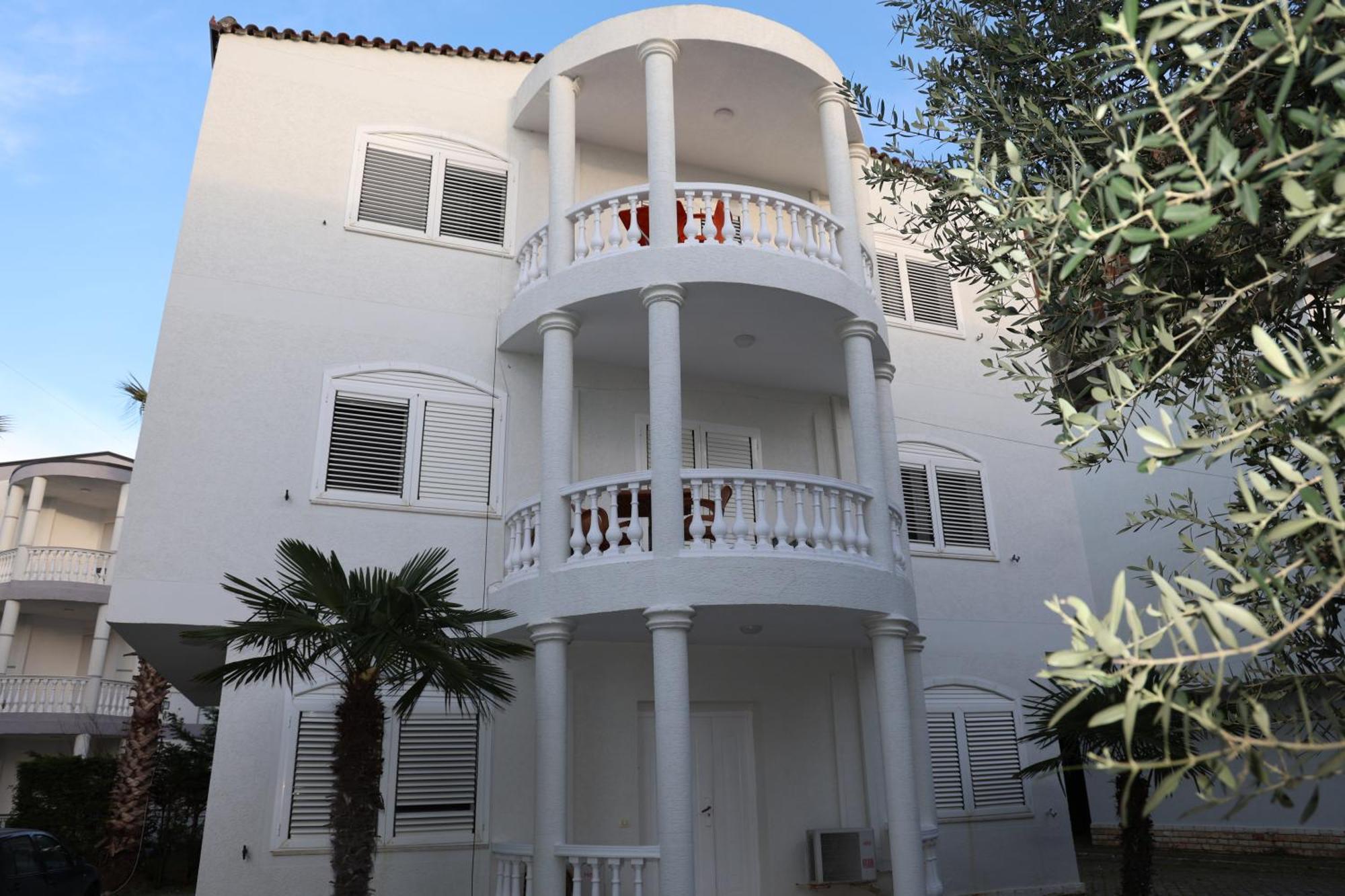 Del Sol Apartment *